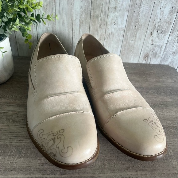 Stacy Adams Beige Leather Embossed Slip-On Loafers 12 - Picture 1 of 9